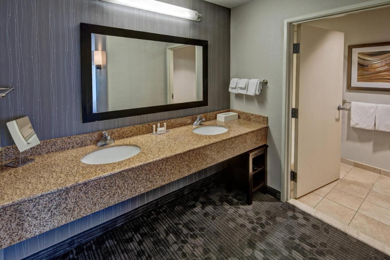 Courtyard By Marriott Troy Hotel Exterior foto