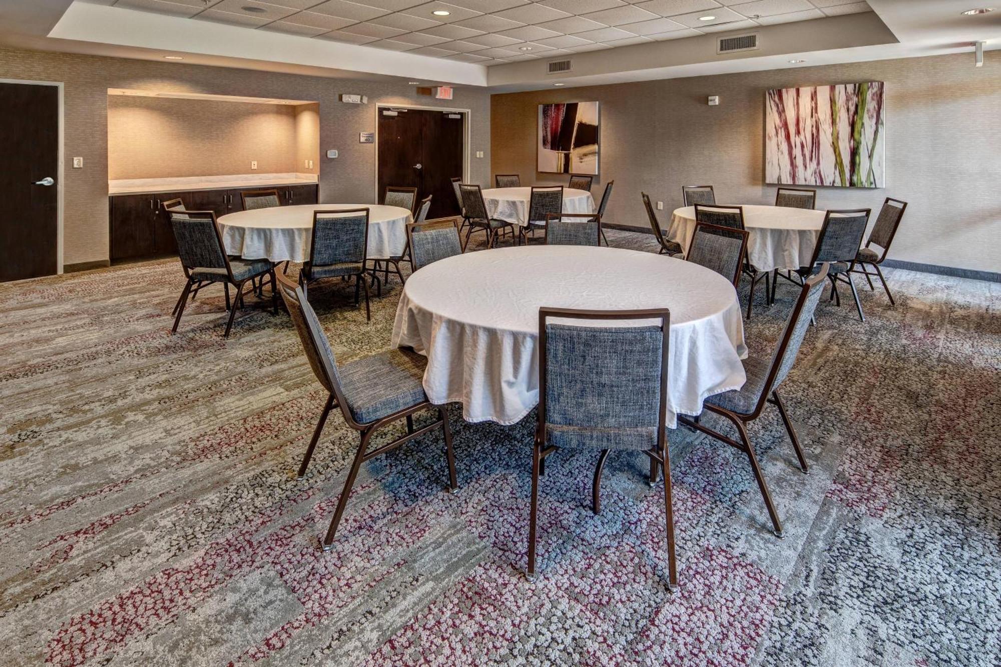 Courtyard By Marriott Troy Hotel Exterior foto